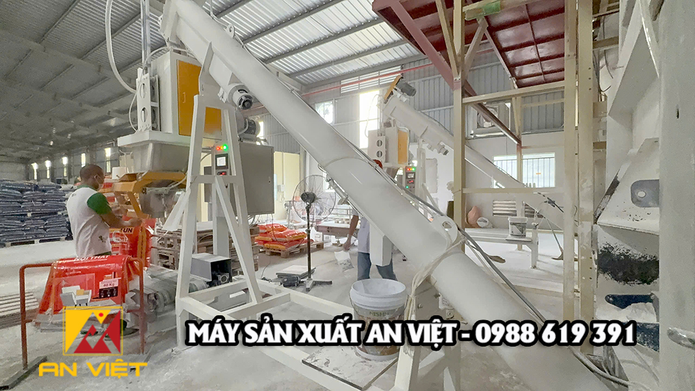 Cân Đóng Bao Bột Bả 7 Tấn/Giờ Bao 40kg Lắp Đặt Tại Hà Nam
